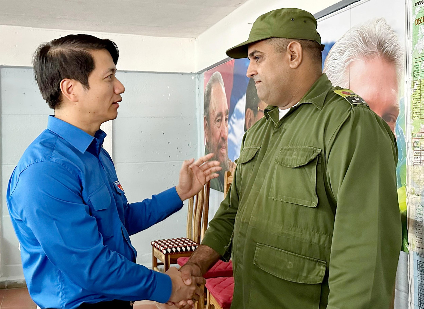 Bí thư thường trực Trung ương Đoàn TNCS Hồ Chí Minh Nguyễn Ngọc Lương và Bí thư Huyện uỷ San Luis Ronal Hidalgo Rivera tại buổi tiếp. Ảnh: Song Thưa