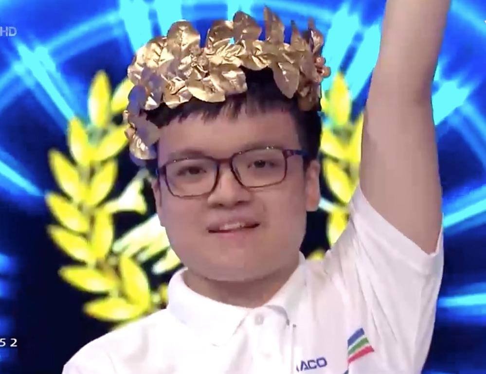 Đức Anh là thí sinh đầu tiên giành vòng nguyệt quế trận thi tháng