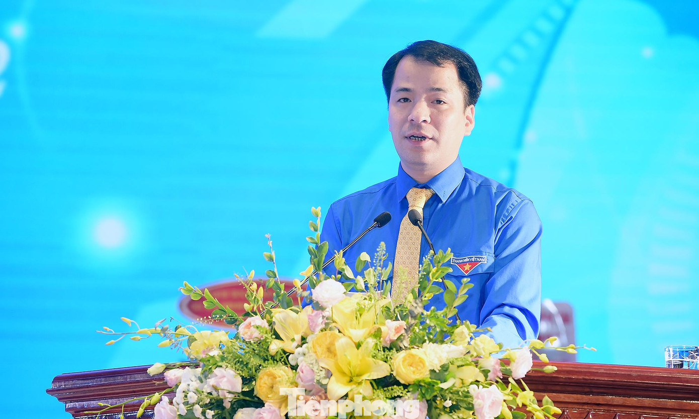 Anh Ngô Văn Cương - Bí thư T.Ư Đoàn phát biểu chỉ đạo Đại hội đại biểu Đoàn tỉnh Lai Châu lần thứ XIV nhiệm kỳ 2022 - 2027.