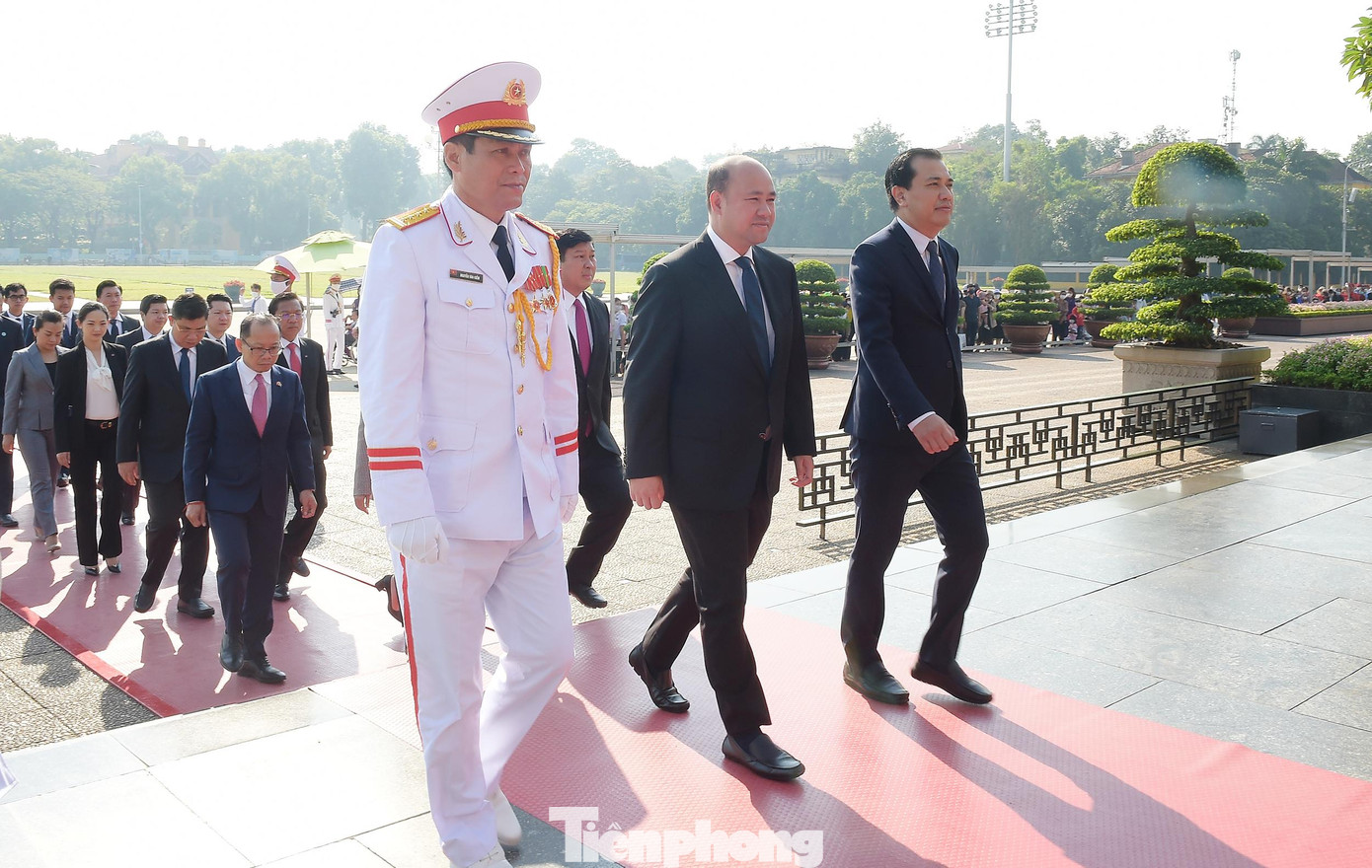 Trong khuôn khổ chương trình thăm và làm việc tại Việt Nam, đoàn đại biểu cấp cao T.Ư Hội LHTN Campuchia do anh Hun Many dẫn đầu đã chào xã giao Bí thư thứ nhất T.Ư Đoàn TNCS Hồ Chí Minh; sẽ hội đàm với Chủ tịch Hội LHTN Việt Nam; ký thỏa thuận hợp tác giữa Hội LHTN Việt Nam và Hội LHTN Campuchia giai đoạn 2022 - 2027...