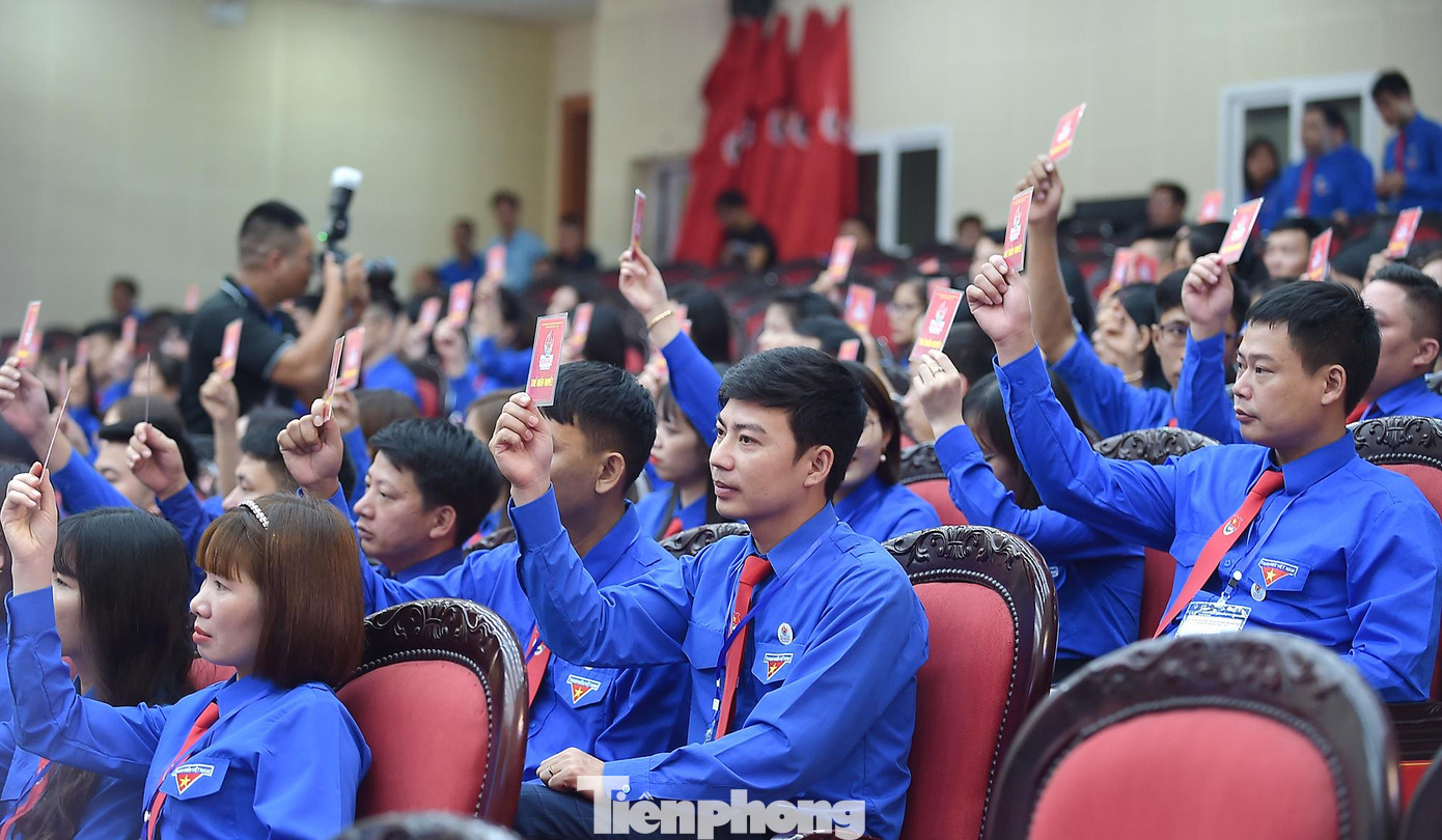 Các đại biểu biểu quyết tại đại hội. Ảnh: Xuân Tùng Các đại biểu biểu quyết tại đại hội. Ảnh: Xuân Tùng