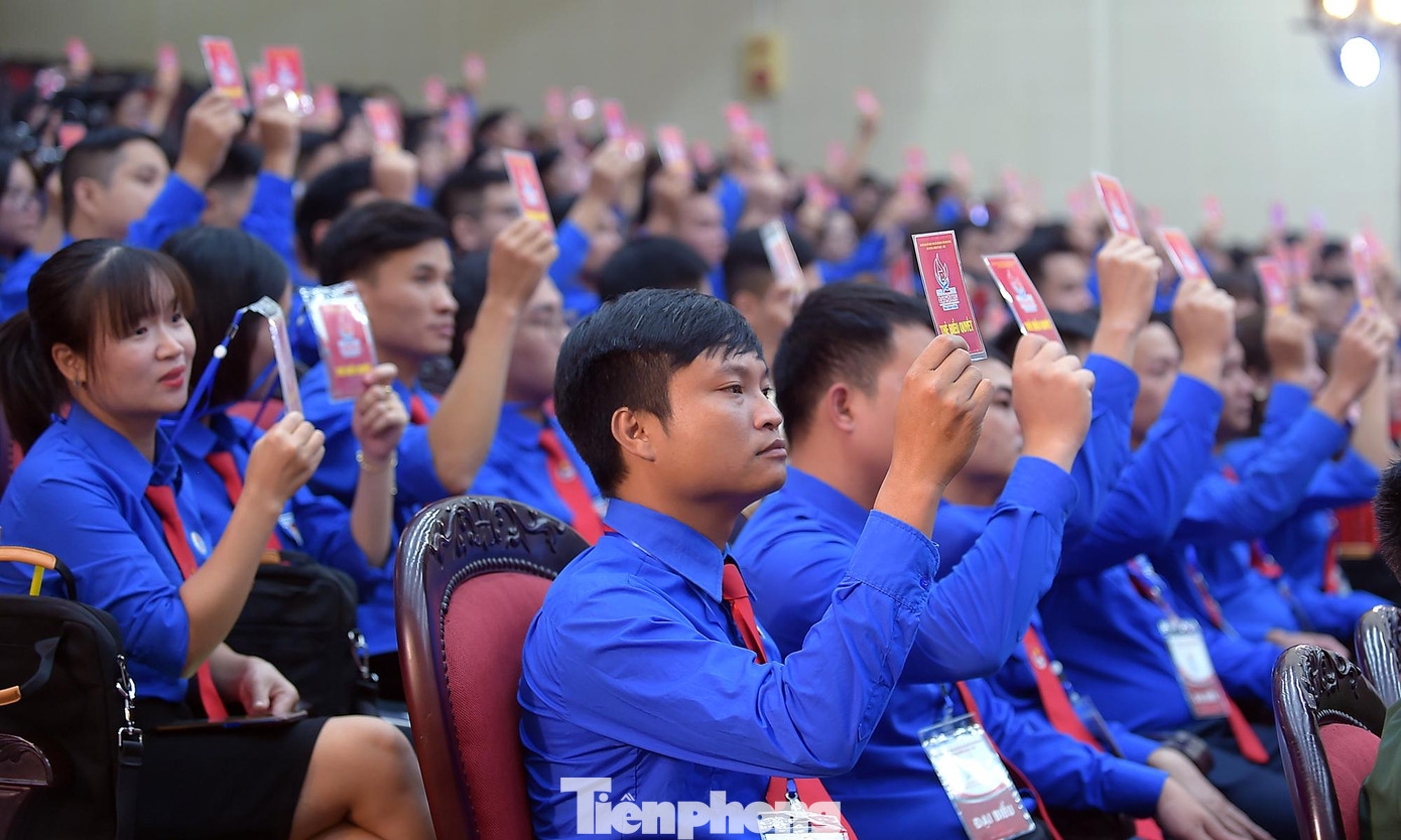 Đại hội biểu quyết thông qua đề án nhân sự Ban Chấp hành Tỉnh Đoàn khóa XIV. Ảnh: Xuân Tùng Đại hội biểu quyết thông qua đề án nhân sự Ban Chấp hành Tỉnh Đoàn khóa XIV. Ảnh: Xuân Tùng