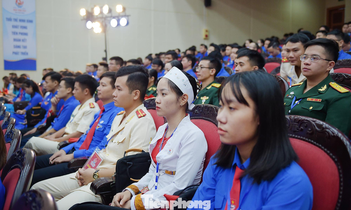 Trong nhiệm kỳ 2022 - 2027, Tỉnh Đoàn Ninh Bình xác định 12 chỉ tiêu, 8 nhiệm vụ trọng tâm, 5 đề án trọng tâm. Trong đó, tư vấn, hướng nghiệp, cho ít nhất 150.000 lượt đoàn viên, thanh niên; phối hợp dạy nghề, giới thiệu việc làm cho ít nhất 16.000 đoàn viên, thanh niên. Tư vấn, giúp đỡ, hỗ trợ ít nhất 1.500 đoàn viên, thanh niên yếu thế...