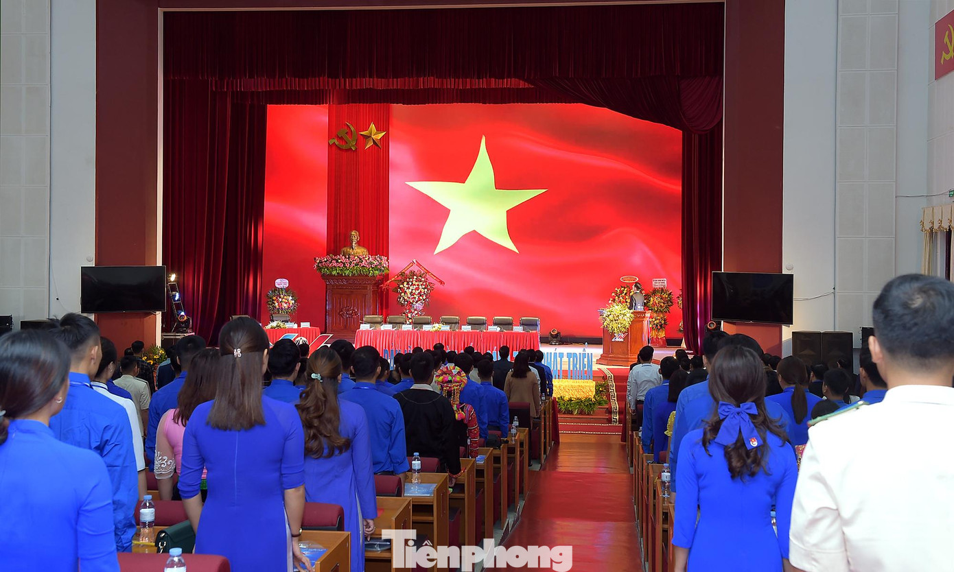 Dự phiên trọng thể có anh Ngô Văn Cương - Bí thư T.Ư Đoàn; ông Lê Văn Lương - Phó Bí thư thường trực Tỉnh ủy Lai Châu; đại biểu khách mời của các tỉnh trong Cụm Đoàn Tây Bắc. Đặc biệt có 216 đại biểu chính thức đại diện hơn 36 nghìn đoàn viên toàn tỉnh Lai Châu.