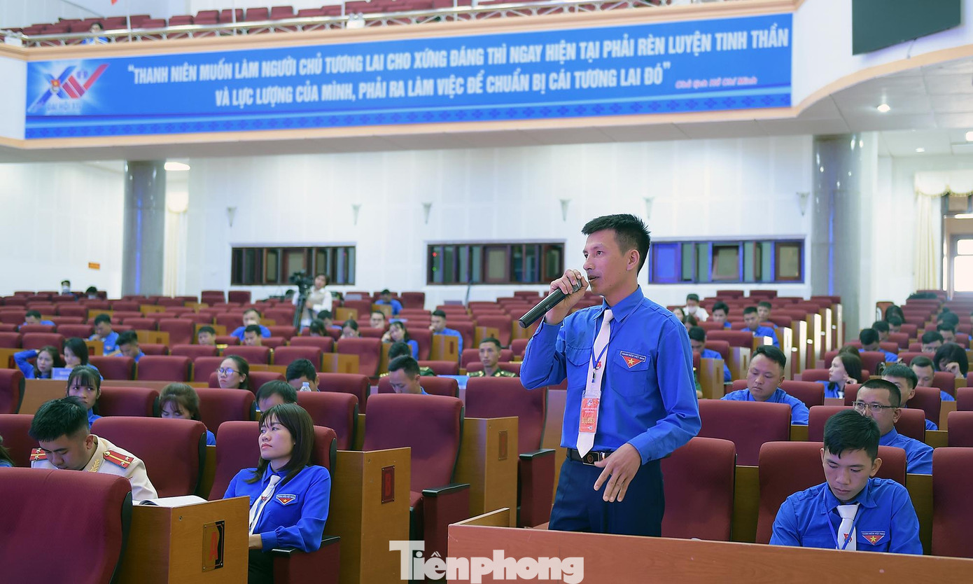 Các đại biểu tham dự diễn đàn phát biểu ý kiến, đề xuất. Ảnh: Xuân Tùng