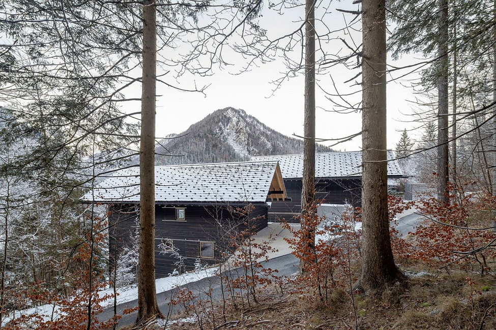 Thiết kế đặc biệt và vật liệu được lựa chọn cẩn thận của dự án có thể đóng vai trò là mô hình cho việc cải tạo thị giác, văn hóa và vật chất trong tương lai của các khu định cư Alpine.