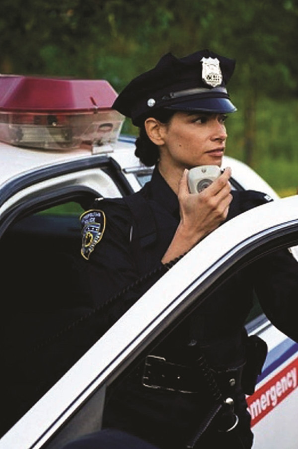 Chuyện về nữ cảnh sát đầu tiên của Mỹ ảnh 2