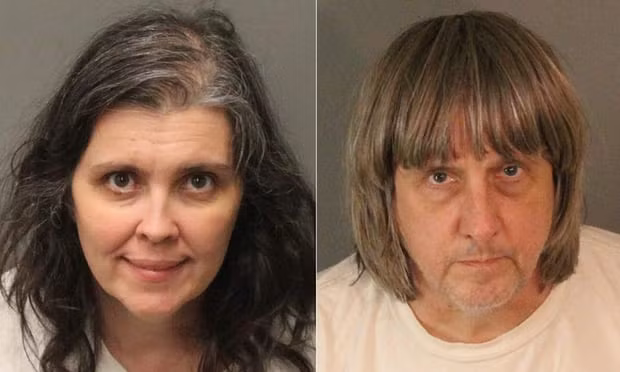 Rúng động 13 người con bị cha mẹ xiềng xích, bỏ đói trong nhà ảnh 2