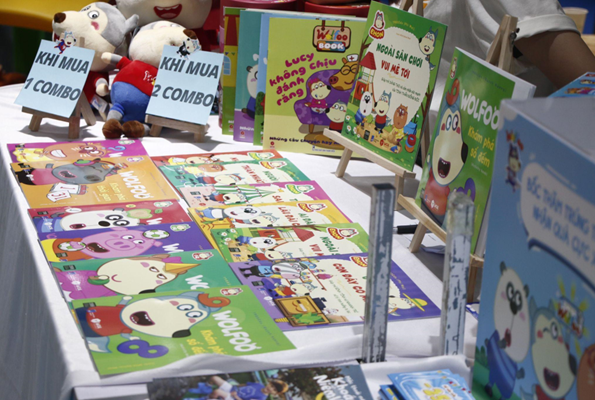 Wolfoo Ehon và Wolfoo Khám phá là hai sản phẩm mới nhất trong hệ thống sản phẩm sách truyện hợp tác giữa WOA Universal (thuộc hệ sinh thái WOA của Sconnect) và 1980 Books. Wolfoo Ehon và Wolfoo Khám phá là hai sản phẩm mới nhất trong hệ thống sản phẩm sách truyện hợp tác giữa WOA Universal (thuộc hệ sinh thái WOA của Sconnect) và 1980 Books.