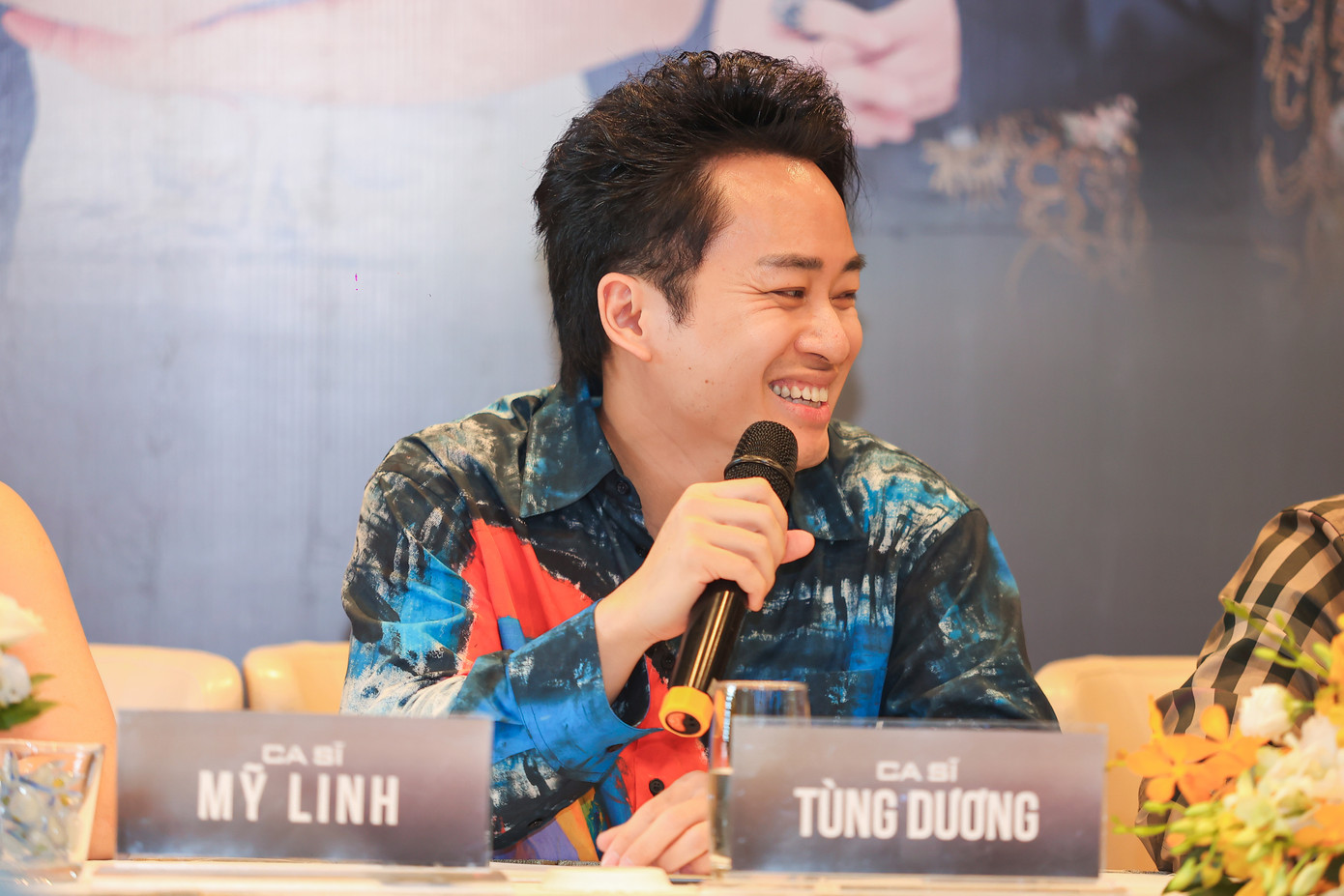 Tùng Dương khoe đã chọn xong ca khúc cho Hà Nội phố, tuy nhiên có thể phải điều chỉnh để đem lại cảm xúc tốt nhất cho khán giả. Tùng Dương khoe đã chọn xong ca khúc cho Hà Nội phố, tuy nhiên có thể phải điều chỉnh để đem lại cảm xúc tốt nhất cho khán giả.