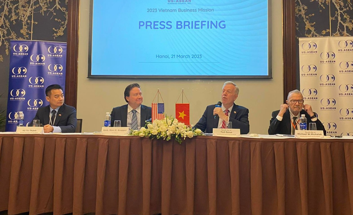 Đại diện Hội đồng Kinh doanh Hoa Kỳ - ASEAN tại buổi gặp mặt báo chí (ảnh: Đoàn Hương).