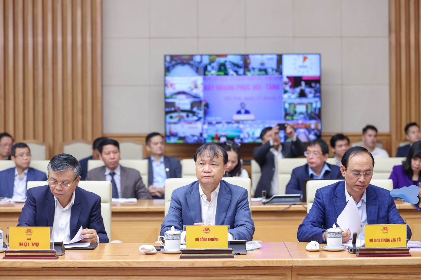 Lãnh đạo các Bộ, ngành dự hội nghị (ảnh: Nhật Bắc).