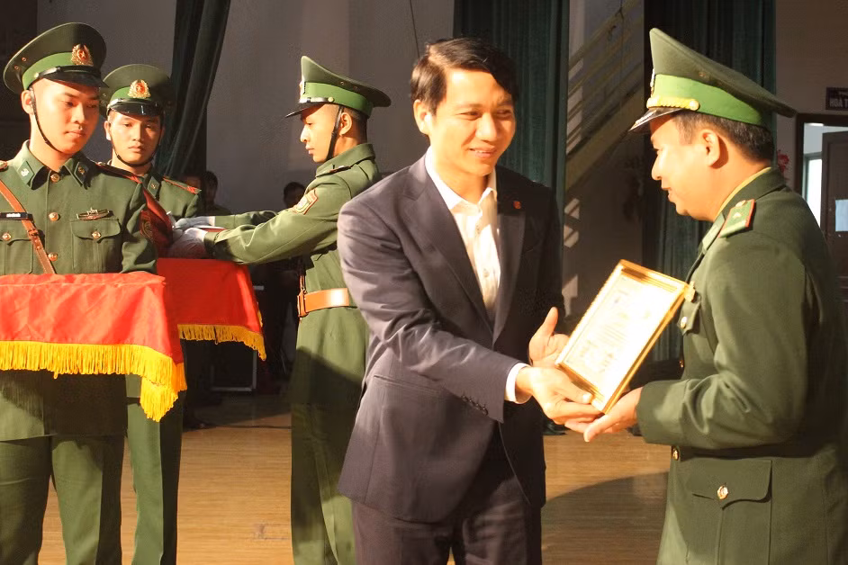 Trao giải cuộc thi tìm hiểu về biên giới và Bộ đội Biên phòng ảnh 2