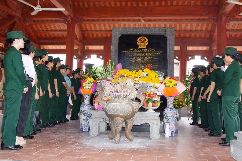 Phụ nữ Quân đội tri ân tại Nghệ An ảnh 2