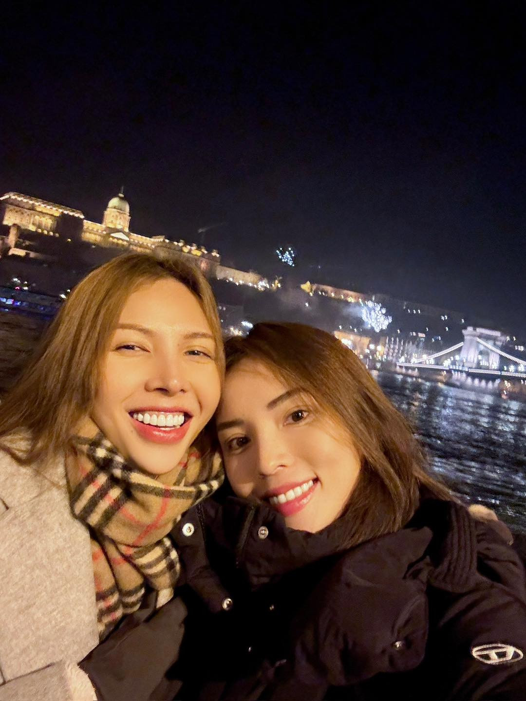 Cả hai có nhiều điểm tương đồng từ cách ăn mặc đến tính cách, suy nghĩ và lối sống.