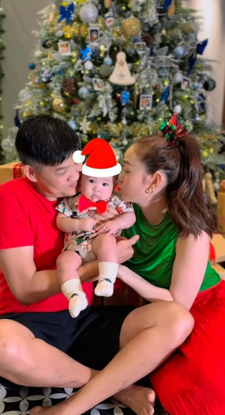 Gia đình nhỏ của Minh Hằng nhận được nhiều sự quan tâm từ khán giả. Gia đình nhỏ của Minh Hằng nhận được nhiều sự quan tâm từ khán giả.