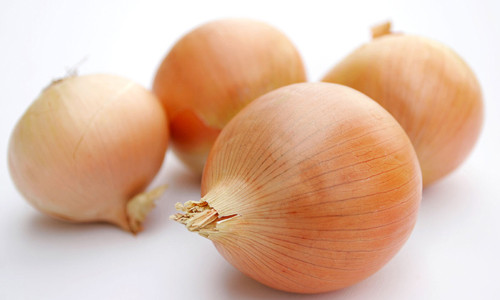 Nhiều chị em còn chia sẻ, bảo quản hành tây trong tất da chân có thể sử dụng được tới 8 tháng. Nhiều chị em còn chia sẻ, bảo quản hành tây trong tất da chân có thể sử dụng được tới 8 tháng