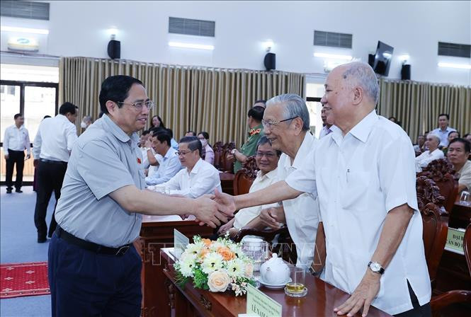 Thủ tướng Phạm Minh Chính với cử tri thành phố Cần Thơ. Ảnh: Dương Giang/TTXVN