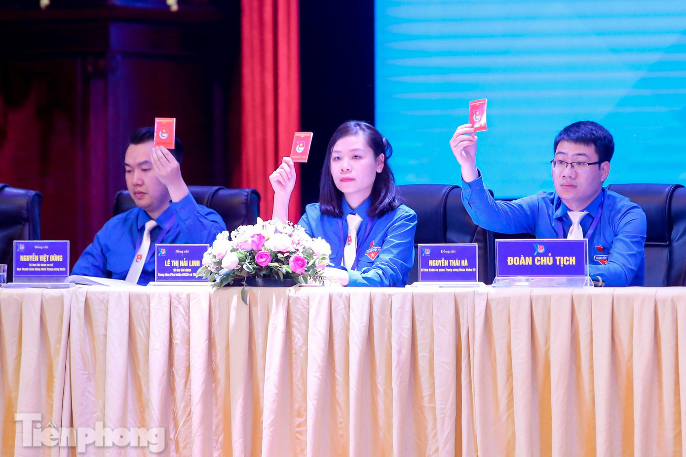 Các đại biểu tham dự đều 100% nhất trí với các ý kiến của đại hội. Các đại biểu tham dự đều 100% nhất trí với các ý kiến của đại hội.