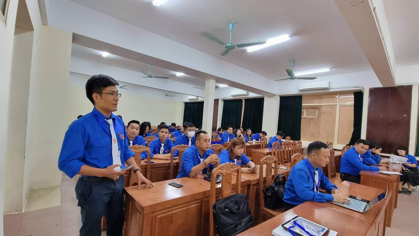 Anh Lê Hữu Việt, Bí thư Đoàn cơ sở Báo Tiền Phong chia sẻ, đối với khối báo chí, cần tăng cường đăng tải các thông tin, hoạt động tốt, câu chuyện đẹp, cá nhân có sáng kiến bằng các phương thức mới, đẩy mạnh thiết kế đồ họa để tăng tính trực quan, thu hút.