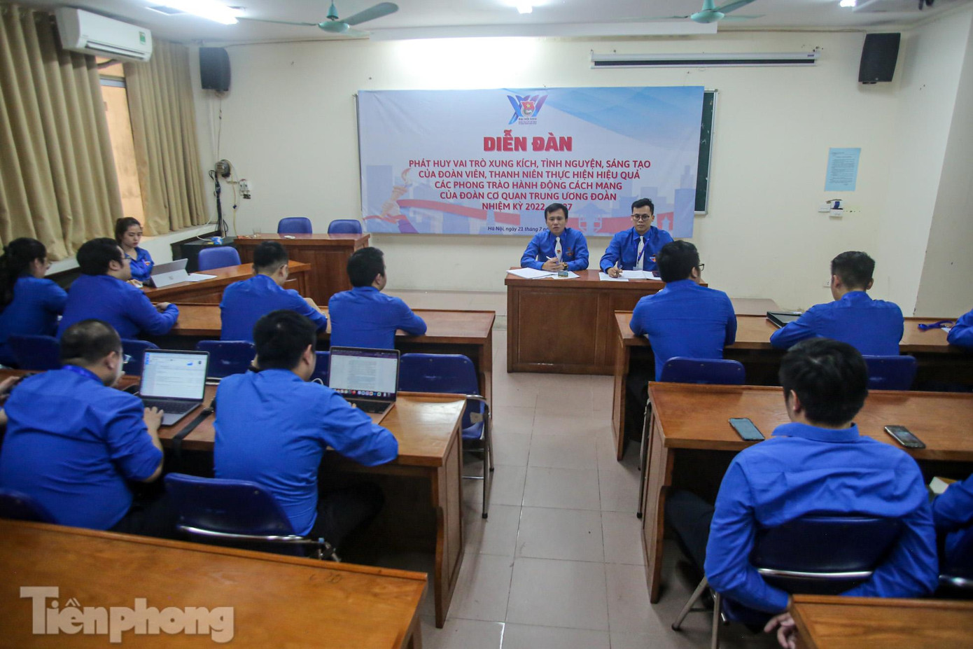 Song song với diễn đàn số 1, diễn đàn số 2 diễn ra với chủ đề: “Phát huy vai trò xung kích, tình nguyện, sáng tạo của đoàn viên thanh niên thực hiện hiệu quả các phong trào hành động cách mạng”