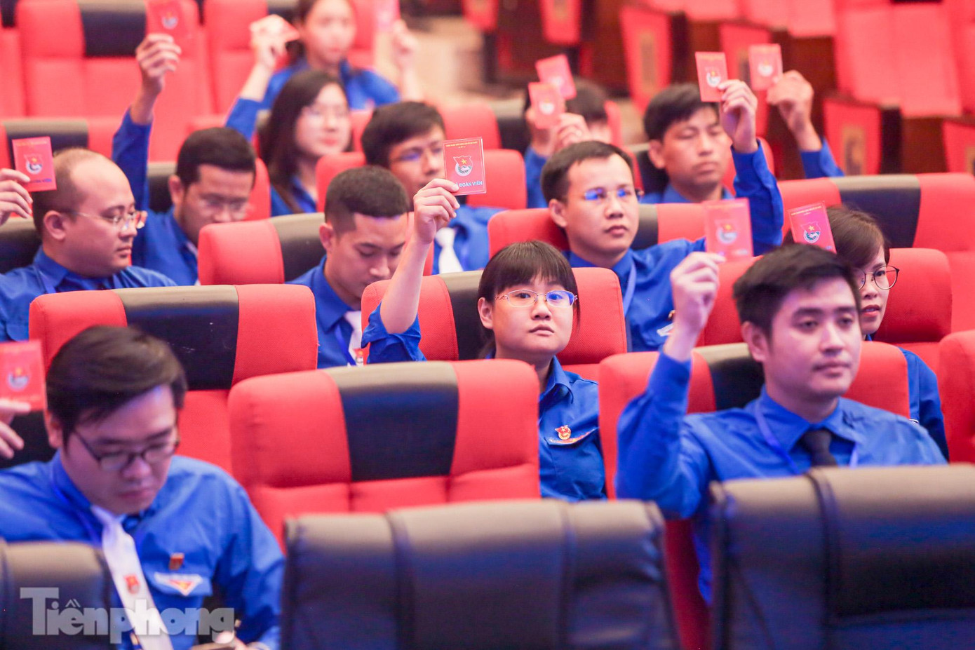 "Trong nhiệm kỳ tới, hoạt động của cơ quan Trung ương Đoàn sẽ có nhiều chuyển biến quan trọng, xây dựng đội ngũ đoàn viên, thanh niên giàu lòng yêu nước, có lý tưởng cách mạng, hoài bão, có ý chí khát vọng cống hiến; gương mẫu, giỏi nghiệp vụ, có chuyên môn cao; có kỹ năng tốt; có phẩm chất đạo đức, ý thức chấp hành pháp luật, kỷ cương, kỷ luật, nội quy, quy định của đơn vị; năng động, sáng tạo. Trong khuôn khổ của Đại hội, các đại biểu tham gia thảo luận các chuyên đề: “Giải pháp đổi mới phương pháp tuyên truyền, giáo dục của Đoàn TNCS Hồ Chí Minh”; “Phát huy vai trò xung kích, tình nguyện, sáng tạo của đoàn viên thanh niên thực hiện hiệu quả các phong trào hành động cách mạng”; “Giải pháp xây dựng Tổ chức cơ sở Đoàn vững mạnh”, anh Hưng cho biết thêm. "Trong nhiệm kỳ tới, hoạt động của cơ quan Trung ương Đoàn sẽ có nhiều chuyển biến quan trọng, xây dựng đội ngũ đoàn viên, thanh niên giàu lòng yêu nước, có lý tưởng cách mạng, hoài bão, có ý chí khát vọng cống hiến; gương mẫu, giỏi nghiệp vụ, có chuyên môn cao; có kỹ năng tốt; có phẩm chất đạo đức, ý thức chấp hành pháp luật, kỷ cương, kỷ luật, nội quy, quy định của đơn vị; năng động, sáng tạo. Trong khuôn khổ của Đại hội, các đại biểu tham gia thảo luận các chuyên đề: “Giải pháp đổi mới phương pháp tuyên truyền, giáo dục của Đoàn TNCS Hồ Chí Minh”; “Phát huy vai trò xung kích, tình nguyện, sáng tạo của đoàn viên thanh niên thực hiện hiệu quả các phong trào hành động cách mạng”; “Giải pháp xây dựng Tổ chức cơ sở Đoàn vững mạnh”, anh Hưng cho biết thêm.