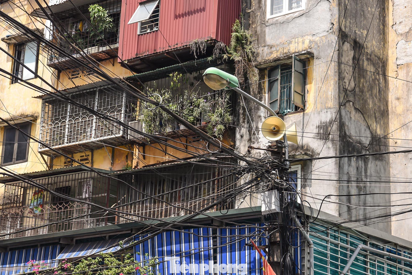 Loa phường sát nhà dân, gây ảnh hưởng không nhỏ tới đời sống, sinh hoạt của người dân
