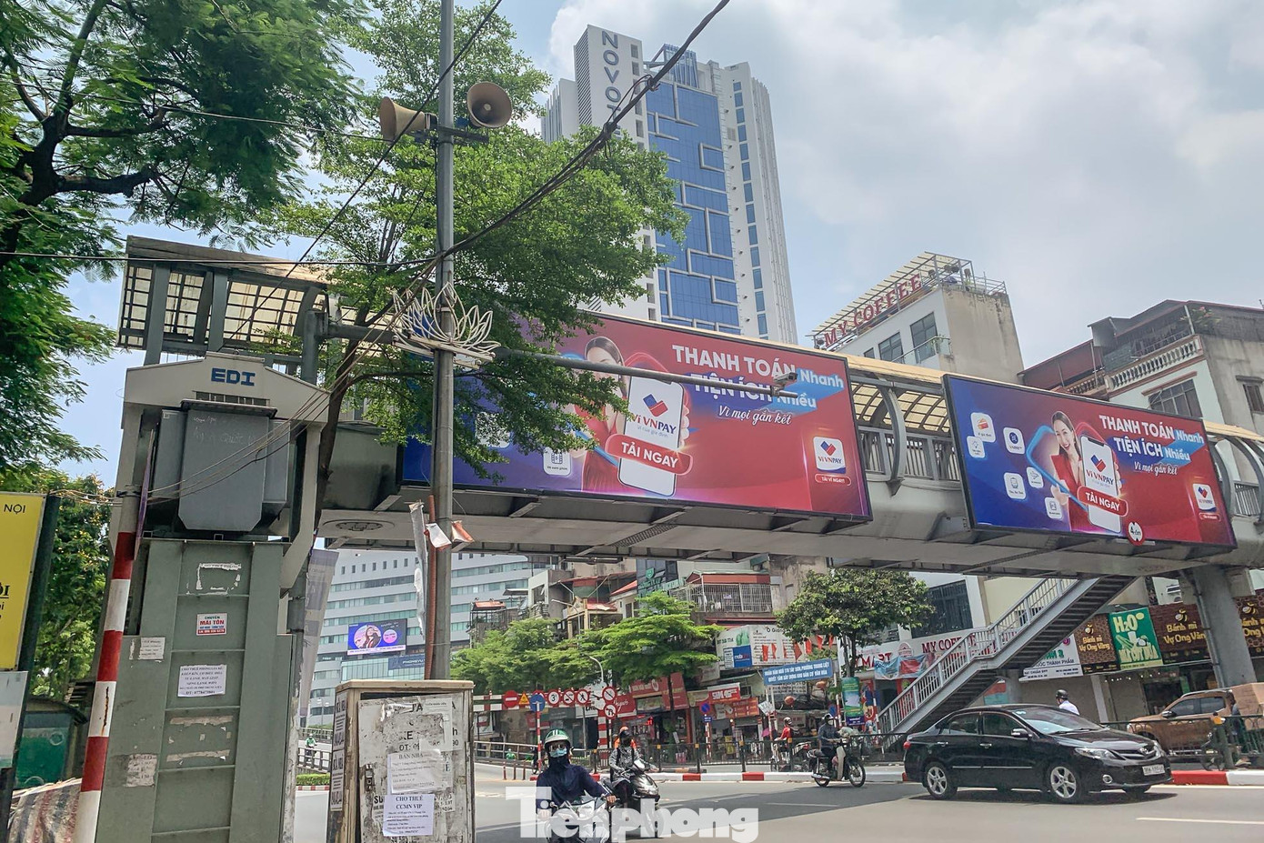 Tuy nhiên cũng có một số ý kiến cho rằng loa phường vẫn cần thiết nếu phát theo giờ giấc và thời điểm hợp lý bởi thông tin được phát chắt lọc mang đến sự tin cậy. "Nếu như thông tin trên mạng xã hội, internet quá nhiều và không phải ai cũng có khả năng nhận biết được thông tin đúng thì thông tin qua loa phường mang đến cảm giác an tâm, tin cậy hơn", một người dân chia sẻ. Trong thời gian dịch COVID-19 diễn biến phức tạp, nhiều người đánh giá loa phường đã phát huy vai trò thông tin cơ sở.