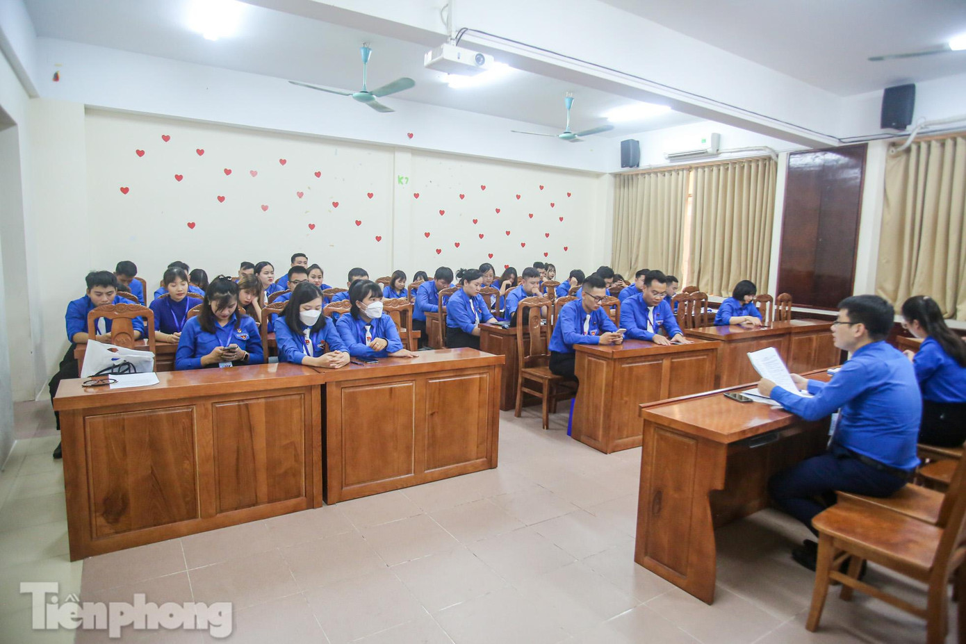 Anh Nguyễn Thái Hà, Bí thư Đoàn cơ quan cùng chị Lê Thị Hồng Nhung, Bí thư Chi đoàn cơ sở Ban Tổ chức TW Đoàn chủ trì diễn đàn số 3.