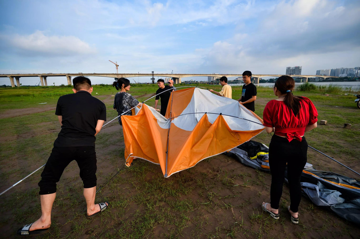 Chiều 9/7, lượng người tới đây vui chơi vắng vẻ hơn rất nhiều so với cùng thời điểm này các tuần trước.