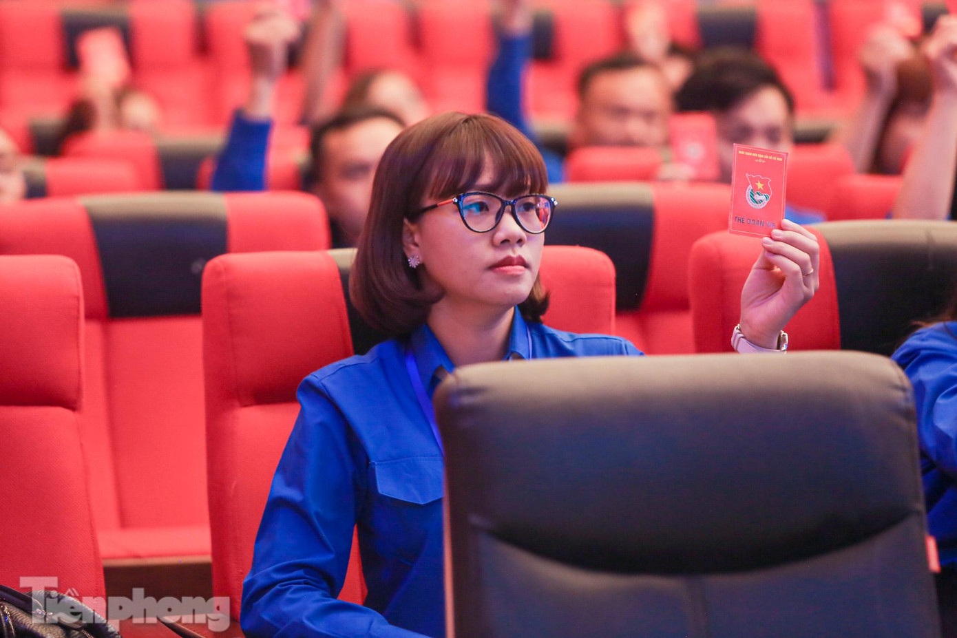 "Trong nhiệm kỳ vừa qua, công tác tuyên truyền, giáo dục được cơ quan Trung ương Đoàn đặc biệt quan tâm và triển khai có hiệu quả.Cũng trong nhiệm kỳ 2017-2022, cơ quan Trung ương Đoàn đã triển khai 10 công trình, phần việc thanh niên ở nhiều địa phương. Ba phong trào hành động cách mạng: “Thanh niên tình nguyện”; “Tuổi trẻ sáng tạo”; “Tuổi trẻ xung kích bảo vệ Tổ quốc” được triển khai sâu rộng trong các cơ sở đoàn trực thuộc cơ quan Trung ương Đoàn, góp phần khẳng định vị trí, vai trò của đoàn viên", anh Hưng nói. "Trong nhiệm kỳ vừa qua, công tác tuyên truyền, giáo dục được cơ quan Trung ương Đoàn đặc biệt quan tâm và triển khai có hiệu quả.Cũng trong nhiệm kỳ 2017-2022, cơ quan Trung ương Đoàn đã triển khai 10 công trình, phần việc thanh niên ở nhiều địa phương. Ba phong trào hành động cách mạng: “Thanh niên tình nguyện”; “Tuổi trẻ sáng tạo”; “Tuổi trẻ xung kích bảo vệ Tổ quốc” được triển khai sâu rộng trong các cơ sở đoàn trực thuộc cơ quan Trung ương Đoàn, góp phần khẳng định vị trí, vai trò của đoàn viên", anh Hưng nói.