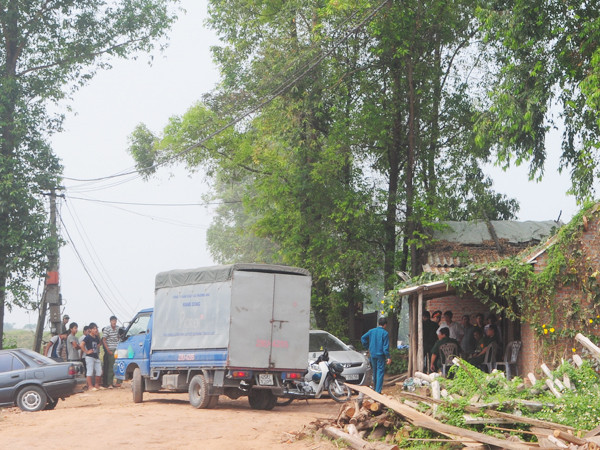 Lực lượng Công binh rà soát bom mìn sáng 9-10. Ảnh: Tuấn Nguyễn. Lực lượng Công binh rà soát bom mìn sáng 9-10. Ảnh: Tuấn Nguyễn