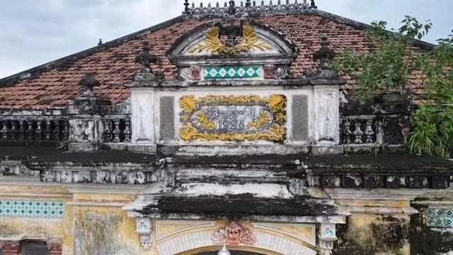 Quan điểm cá nhân, ông Trần Quang Toại cho biết trong điều kiện quy hoạch phát triển của chúng ta hiện nay, việc “nắn” lại đường ven sông Đồng Nai là hoàn toàn trong khả năng. Do đó, nếu có điều kiện thì các cơ quan chức năng cũng xem xét phương án “nắn” đường vừa đảm bảo an toàn giao thông, đồng thời đảm bảo được view để nhìn ra sông Đồng Nai và vừa bảo tồn được công trình biệt thự cổ Đốc phủ Võ Hà Thanh. Quan điểm cá nhân, ông Trần Quang Toại cho biết trong điều kiện quy hoạch phát triển của chúng ta hiện nay, việc “nắn” lại đường ven sông Đồng Nai là hoàn toàn trong khả năng. Do đó, nếu có điều kiện thì các cơ quan chức năng cũng xem xét phương án “nắn” đường vừa đảm bảo an toàn giao thông, đồng thời đảm bảo được view để nhìn ra sông Đồng Nai và vừa bảo tồn được công trình biệt thự cổ Đốc phủ Võ Hà Thanh.