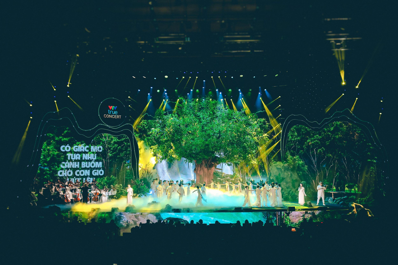 Tiết mục Tám chữ có của Lê Cát Trọng Lý Tiết mục Tám chữ có của Lê Cát Trọng Lý