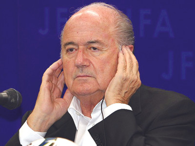 Chủ tịch Sepp Blatter không còn đối thủ, nhưng FIFA đang lâm nguy. Ảnh: Getty Images. Chủ tịch Sepp Blatter không còn đối thủ, nhưng FIFA đang lâm nguy Ảnh: Getty Images