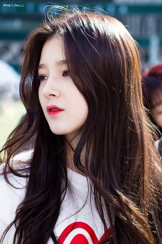 Thời hoạt động mạnh cùng Momoland, Nancy là gương mặt đại diện của nhóm, hút fan. Cô chịu khó thay đổi phong cách, được đánh giá khá tốt về khả năng hát-nhảy. Thời hoạt động mạnh cùng Momoland, Nancy là gương mặt đại diện của nhóm, hút fan. Cô chịu khó thay đổi phong cách, được đánh giá khá tốt về khả năng hát-nhảy.