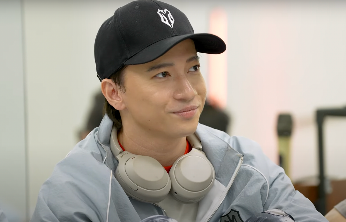 Cả S.T Sơn Thạch (trái) và Thiên Minh đều lên tiếng xin lỗi vì tạo cảm xúc tiêu cực cho khán giả.