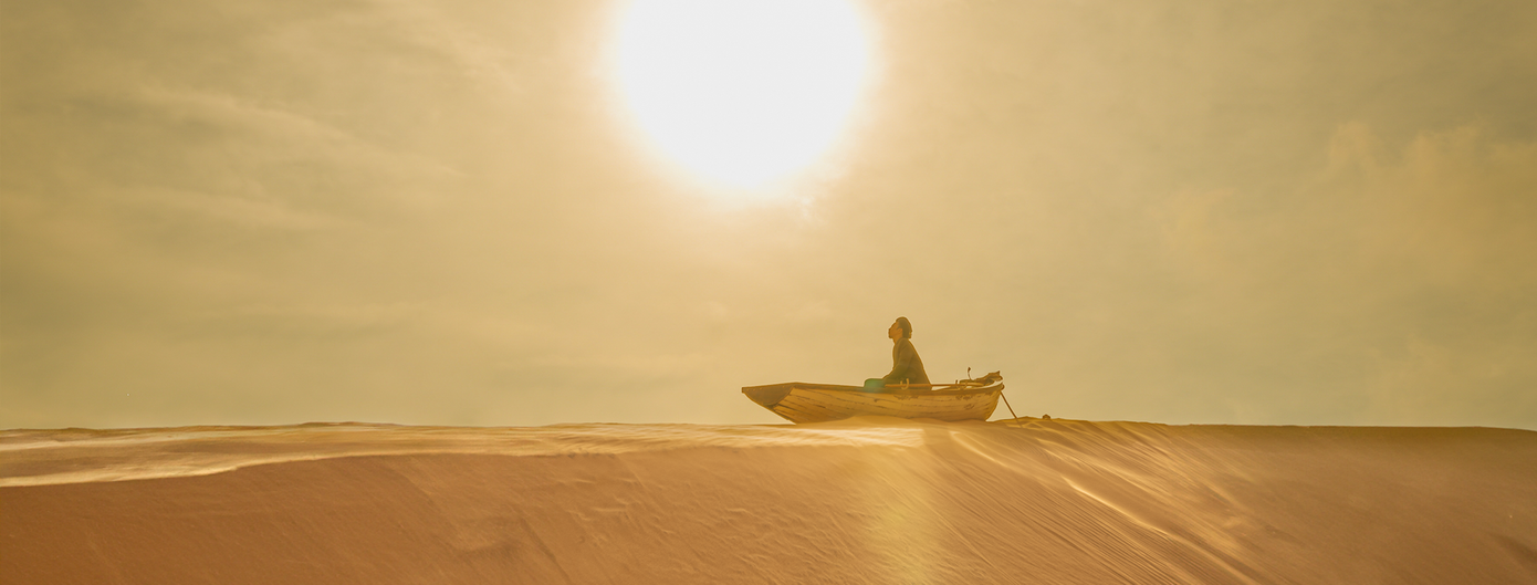 Hình ảnh trong MV mới của Đen Vâu. Cư dân mạng thi nhau đoán đề Văn tốt nghiệp THPT.