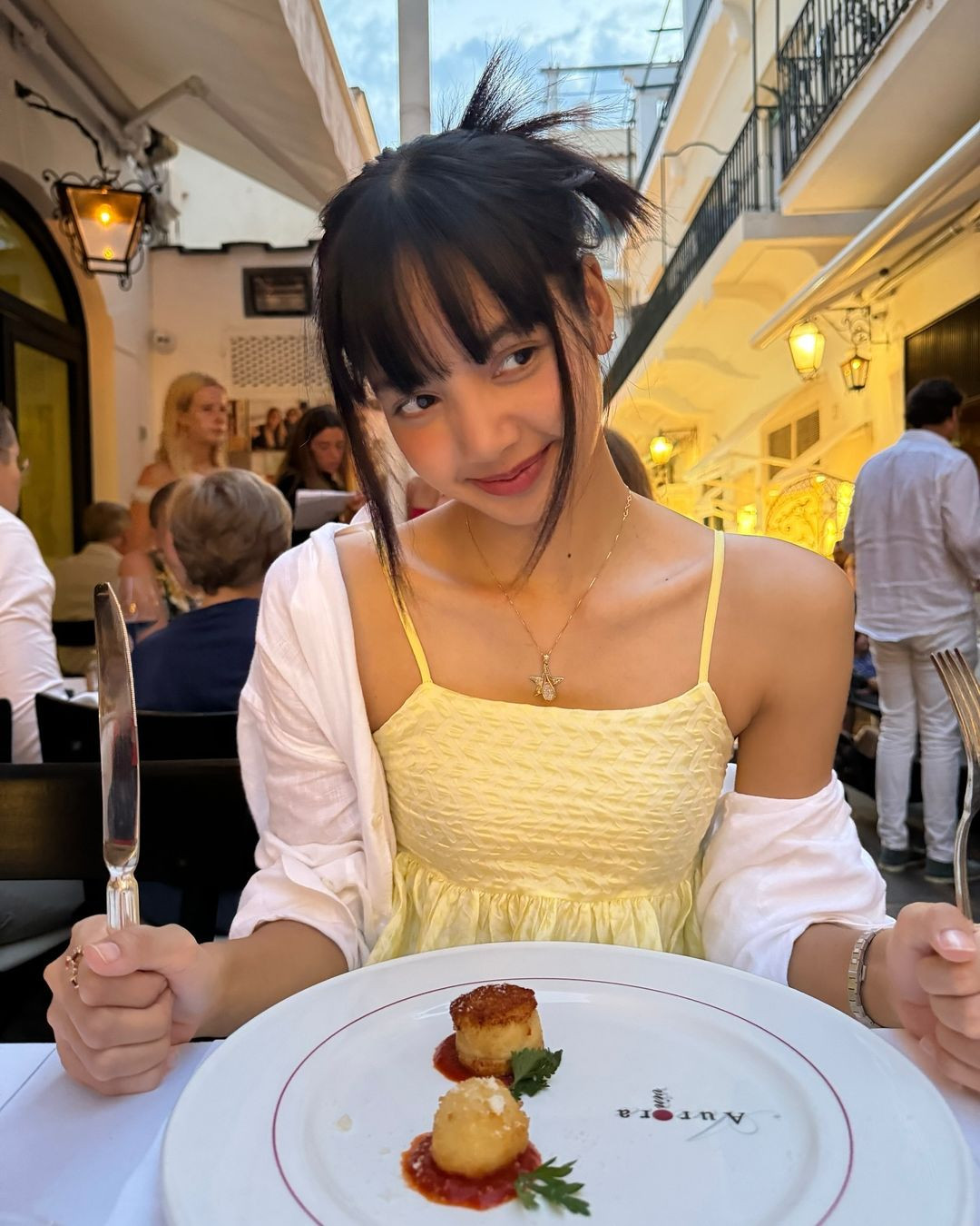 Hình ảnh mới của Lisa trên trang cá nhân. Ảnh: @lalalalisa_m.