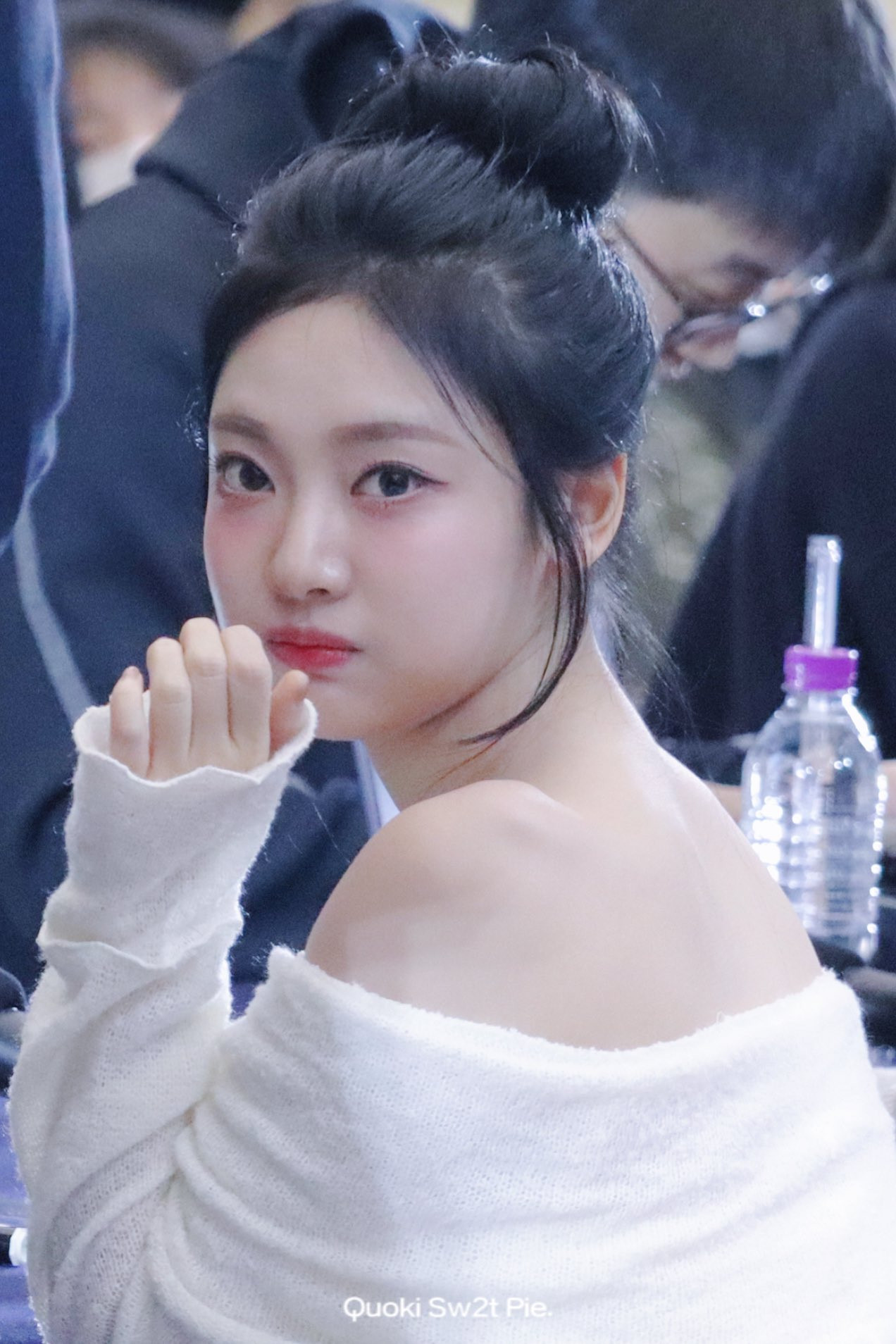 Trong nhóm, Ning Ning giữ vai trò em út và là giọng ca chính. Cô có 5 năm thực tập tại SM Entertainment và được nhiều người biết đến trước đó khi nằm trong dự án đào tạo thực tập sinh của công ty mang tên SM Rookies. Cô là thực tập sinh nữ duy nhất trụ này sau dự án này và có cơ hội ra mắt trong nhóm nhạc nữ thế hệ bốn. Trong nhóm, Ning Ning giữ vai trò em út và là giọng ca chính. Cô có 5 năm thực tập tại SM Entertainment và được nhiều người biết đến trước đó khi nằm trong dự án đào tạo thực tập sinh của công ty mang tên SM Rookies. Cô là thực tập sinh nữ duy nhất trụ này sau dự án này và có cơ hội ra mắt trong nhóm nhạc nữ thế hệ bốn.