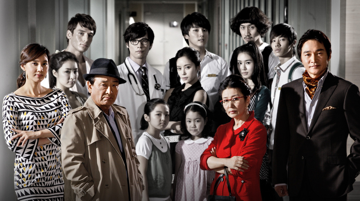 Lee Soon Jae được nhiều khán giả Việt Nam quen mặt khi đóng vai ông nội phần 1, 2 Gia đình là số 1. Lee Soon Jae được nhiều khán giả Việt Nam quen mặt khi đóng vai ông nội phần 1, 2 Gia đình là số 1.