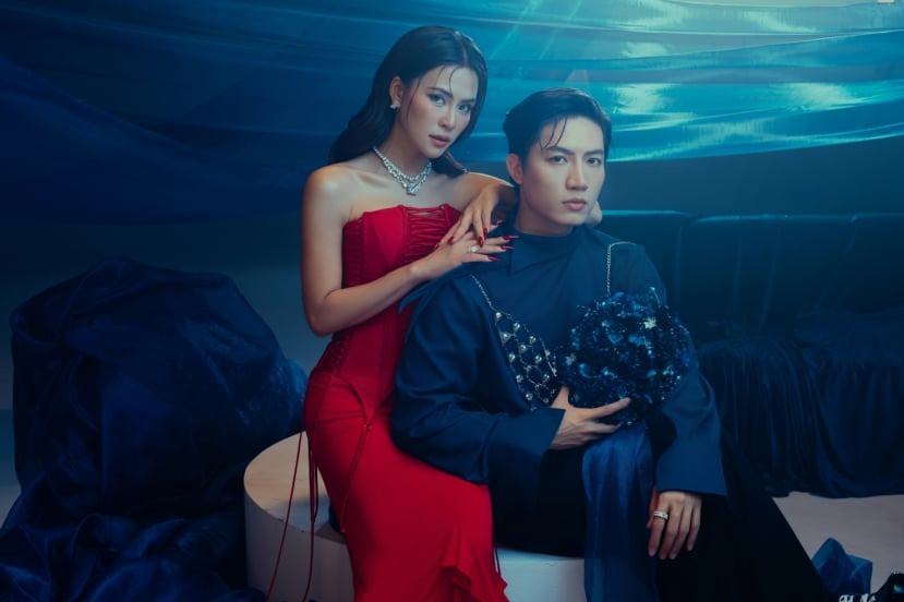 Hà Nhi hợp tác với Anh Tú sau Ca sĩ mặt nạ. Hà Nhi hợp tác với Anh Tú sau Ca sĩ mặt nạ.