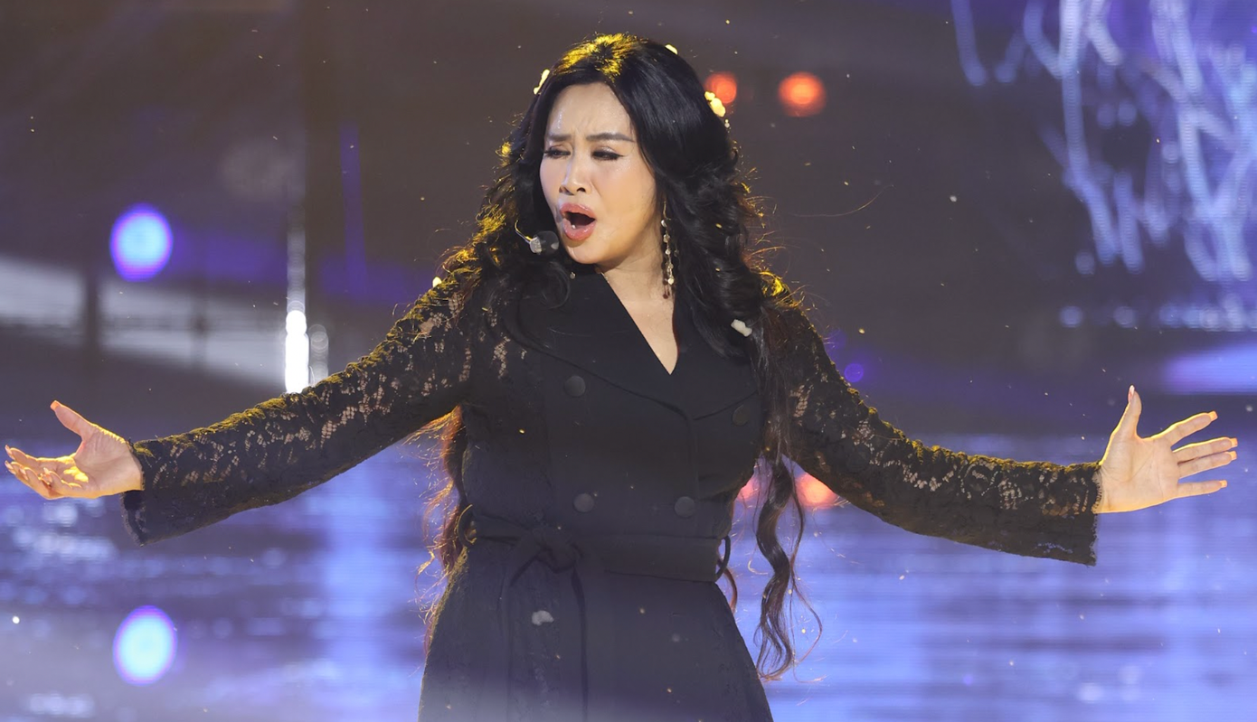 Tạo hình của diva Thanh Lam tại chung kết Bài hát của chúng ta. Tạo hình của diva Thanh Lam tại chung kết Bài hát của chúng ta.