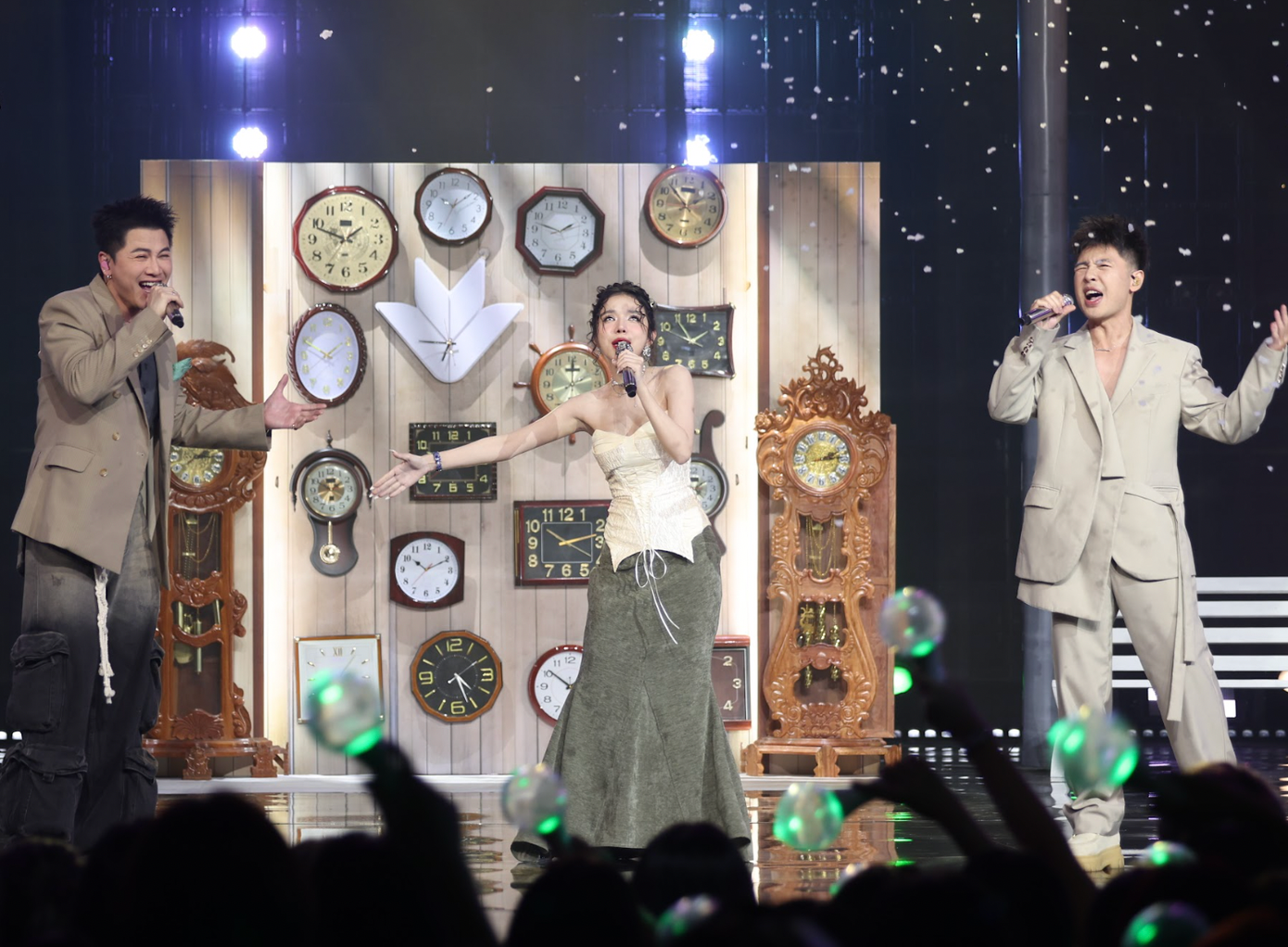 Màn trình diễn của những cặp chơi bị loại. Màn trình diễn của những cặp chơi bị loại.