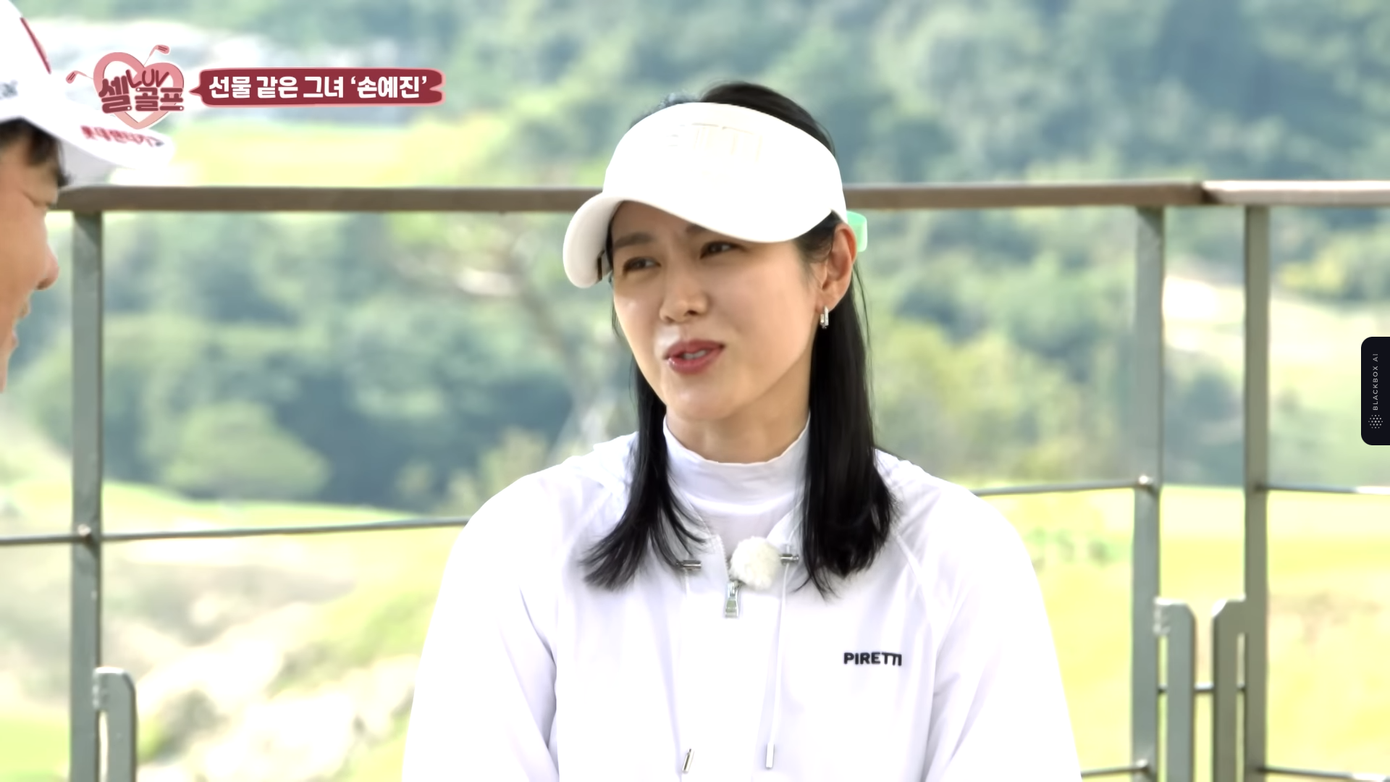 Nữ diễn viên thời gian này đam mê bộ môn golf vì được chồng truyền cảm hứng. Nữ diễn viên thời gian này đam mê bộ môn golf vì được chồng truyền cảm hứng.