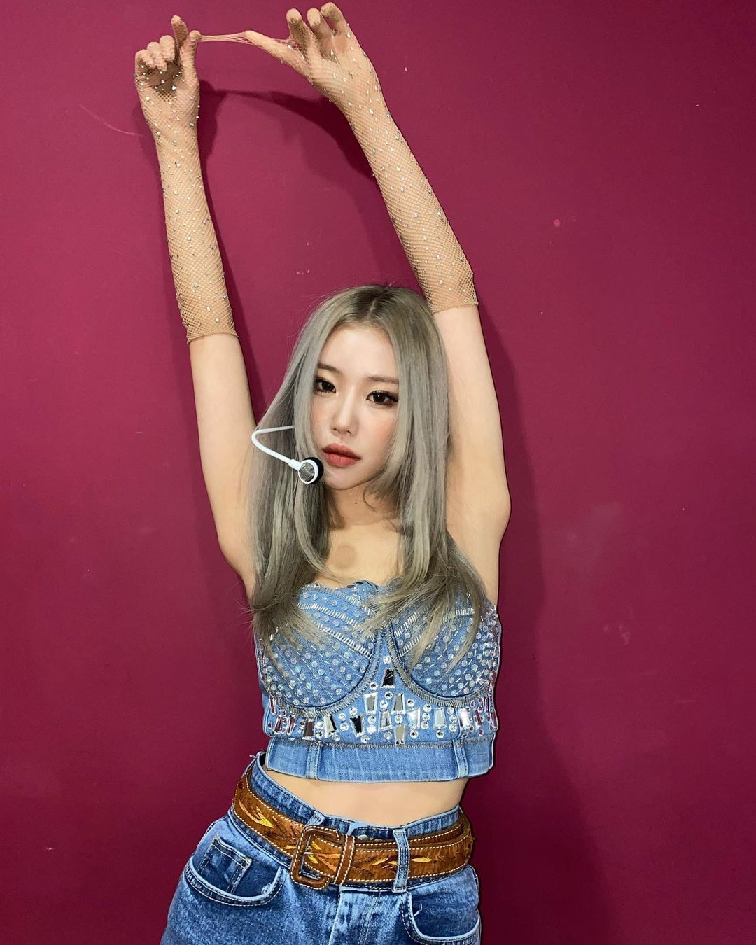 Với chế độ ăn kiêng đó, JooE có lượng calo nạp vào dưới 1.000 mỗi ngày, điều này không thực sự lý tưởng nếu mọi người đang áp dụng chế độ ăn kiêng với các bài tập nặng. Bên cạnh đó, JooE chia sẻ về việc nhịn ăn gián đoạn, cô tuân theo chu kỳ chỉ ăn trong một khoảng thời gian nhất định (thường là 8 giờ), trong khi 16 giờ còn lại dành cho việc nhịn ăn.