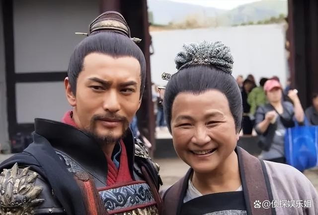 Thành Long, Châu Tinh Trì, Huỳnh Hiểu Minh, Lưu Diệc Phi... tưởng nhớ cố nghệ sĩ. Ảnh: Weibo.