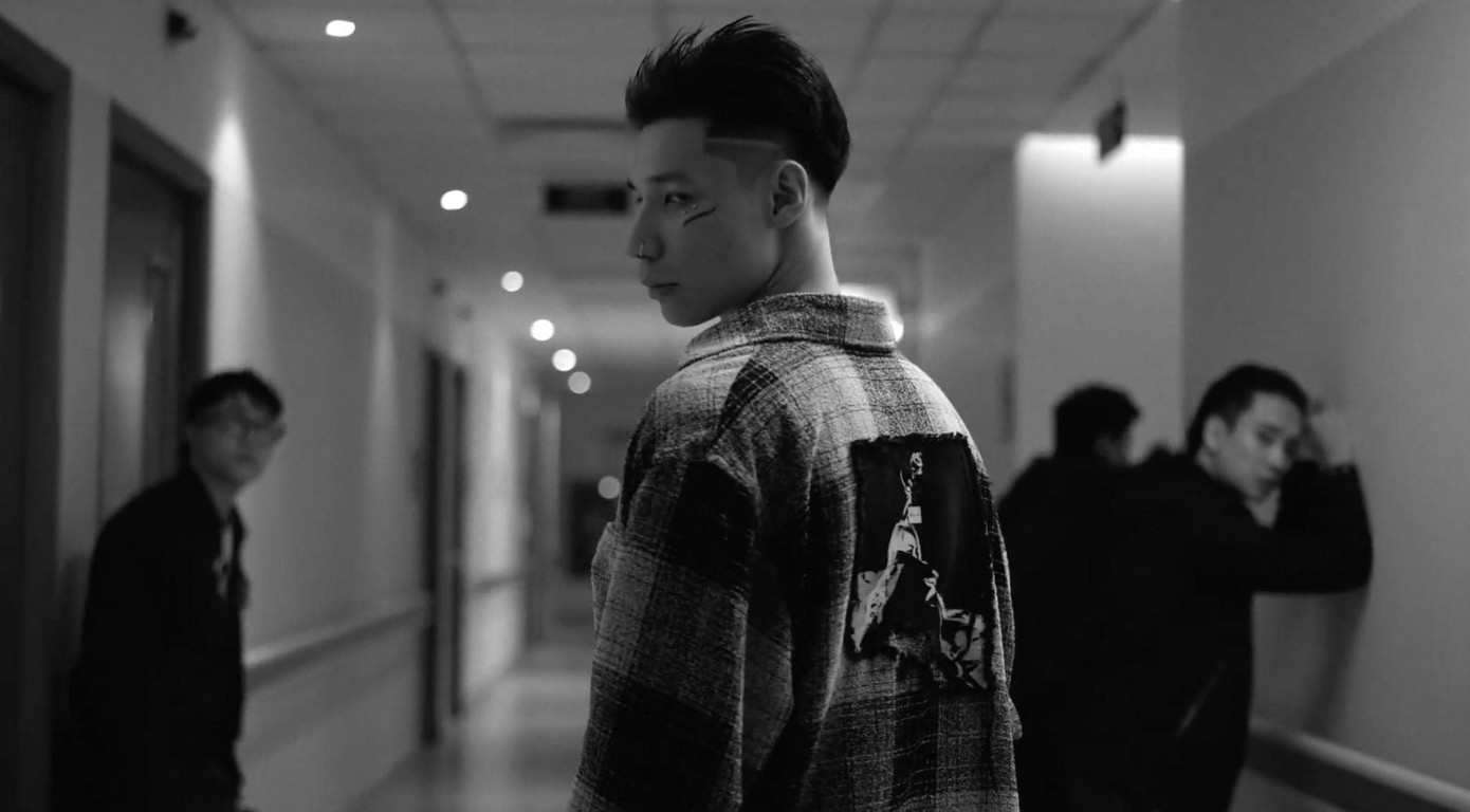 Vụ nổ lớn - Không quan trọng là sản phẩm parody Haru Haru (Big Bang) được MCK và các nghệ sĩ viết lời Việt. Vụ nổ lớn - Không quan trọng là sản phẩm parody Haru Haru (Big Bang) được MCK và các nghệ sĩ viết lời Việt.