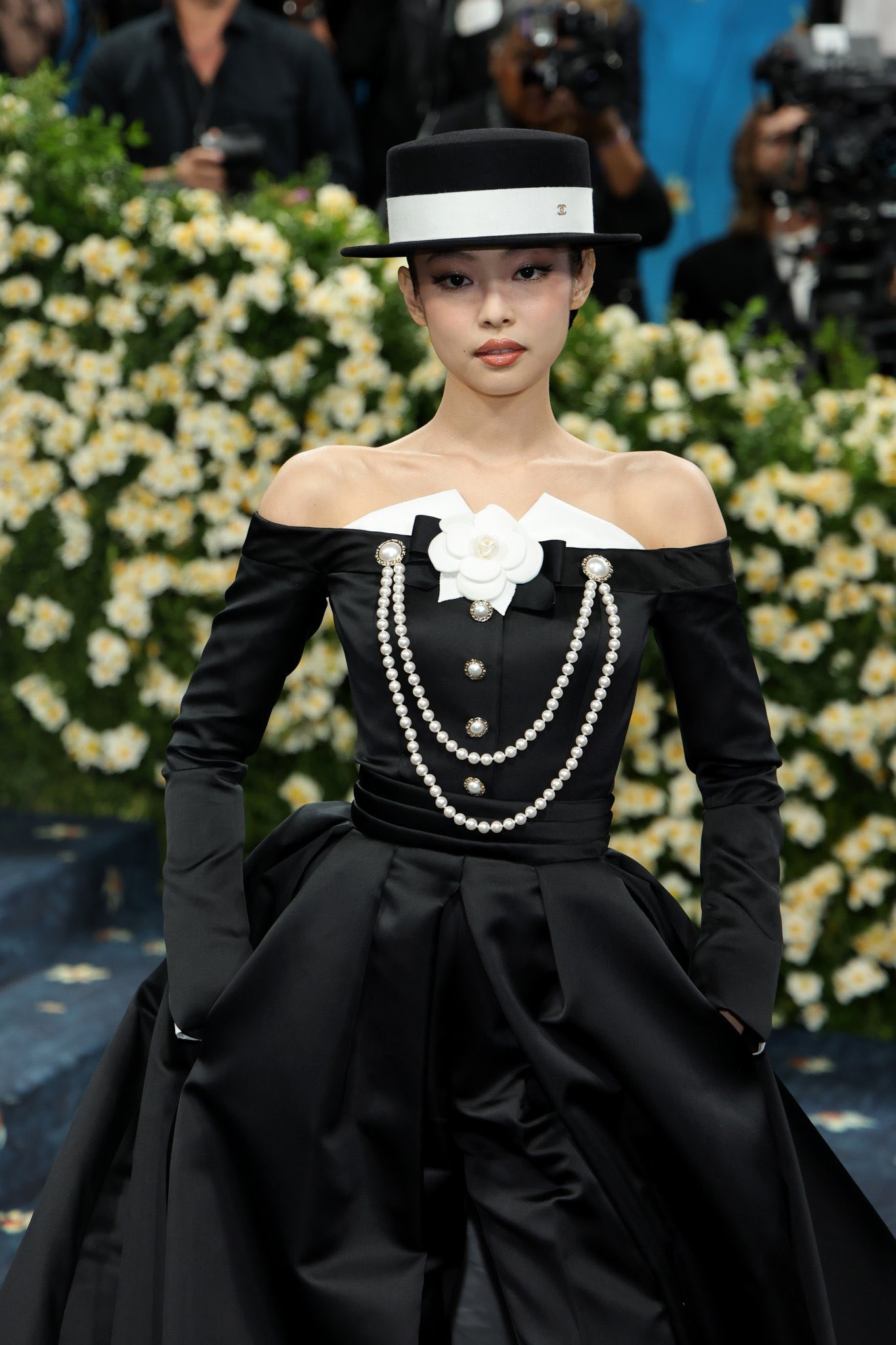 Jennie, Rosé (phải) xuất hiện tại Met Gala 2025. Ảnh: Getty. Jennie, Rosé (phải) xuất hiện tại Met Gala 2025. Ảnh: Getty.