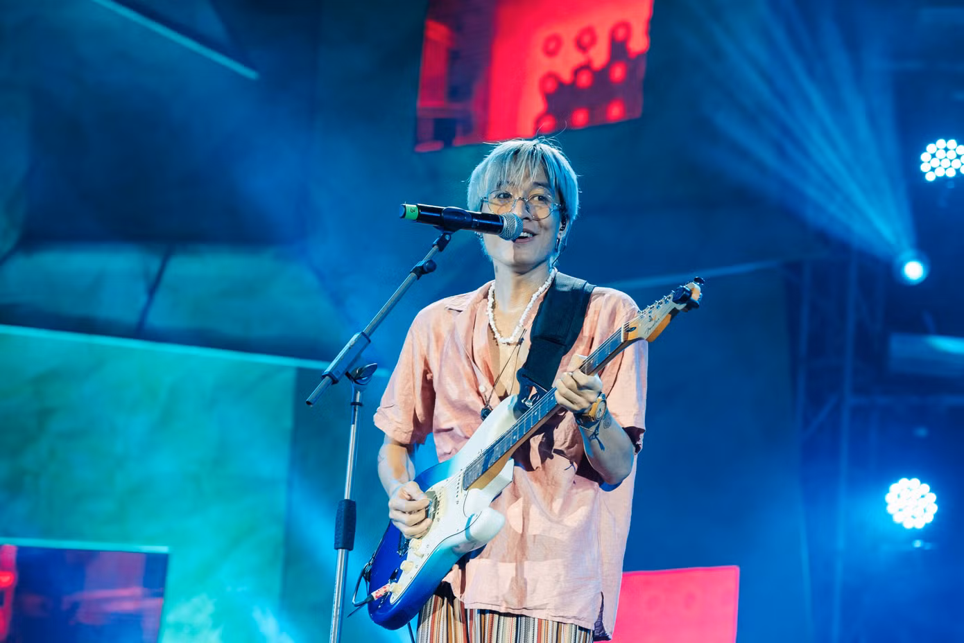 Thắng cùng Ngọt band biểu diễn tại show Những thành phố mơ màng năm 2022. Thắng cùng Ngọt band biểu diễn tại show Những thành phố mơ màng năm 2022.